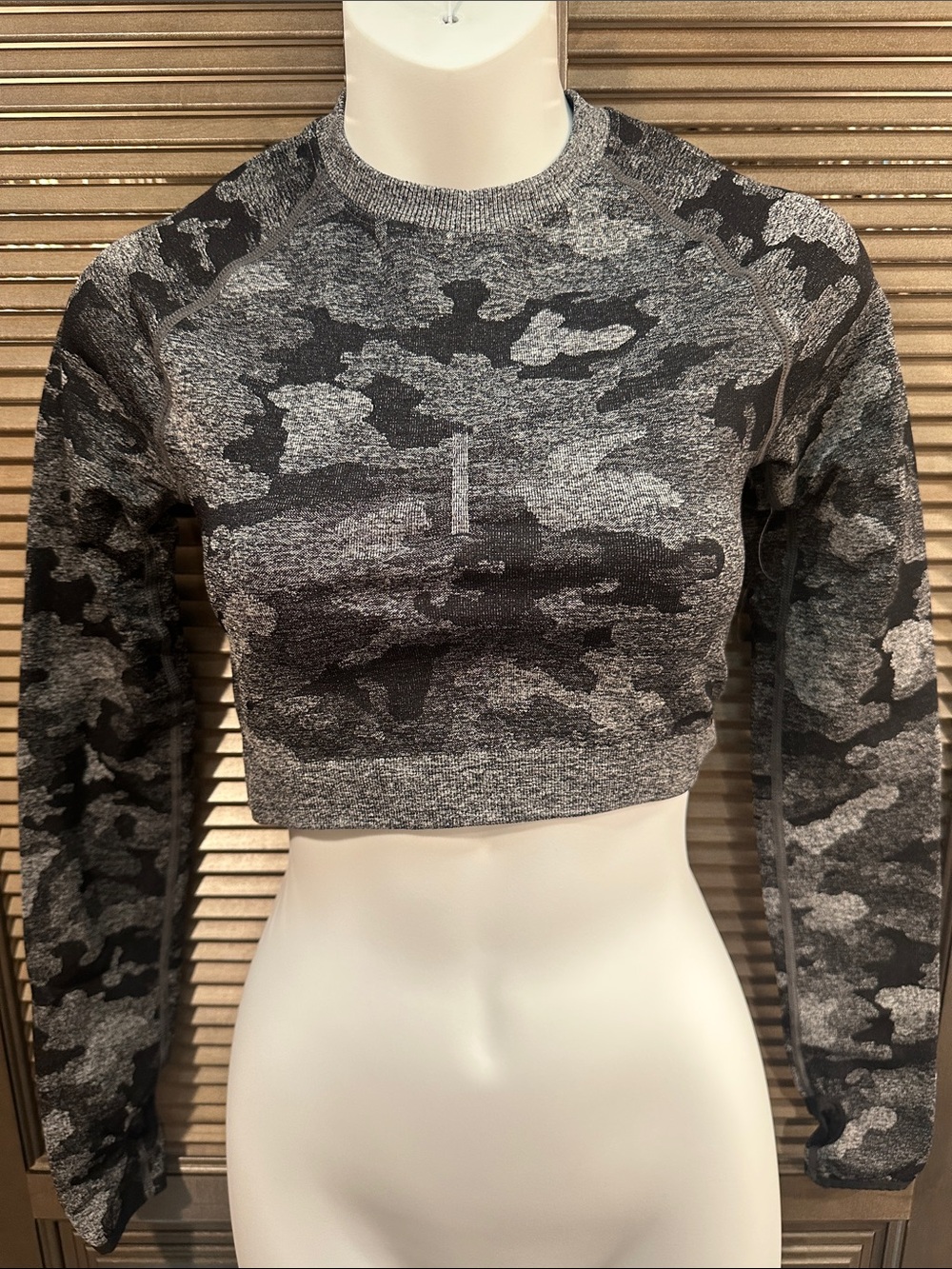 Amazon Gray Camo Seamless Long-Sleeve Crop Top / Gym Top